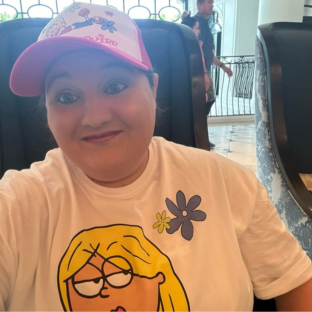 Cakeworthy Disney Lizzie McGuire T-Shirt - Picture 5 of 6